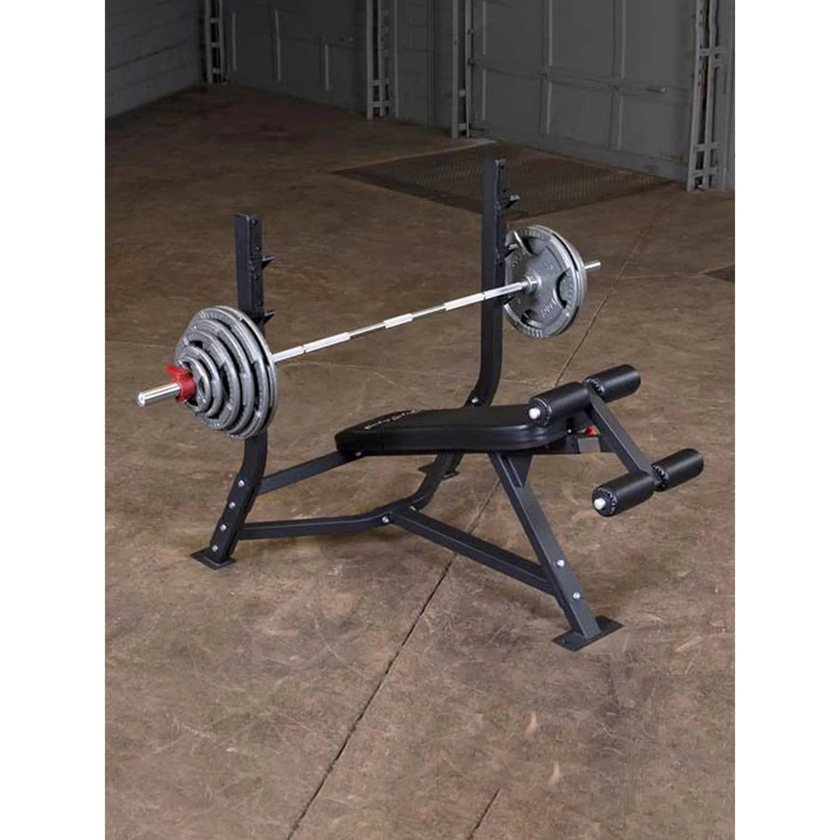 مقعد أوليمبي منحدر من Body Solid Pro Clubline